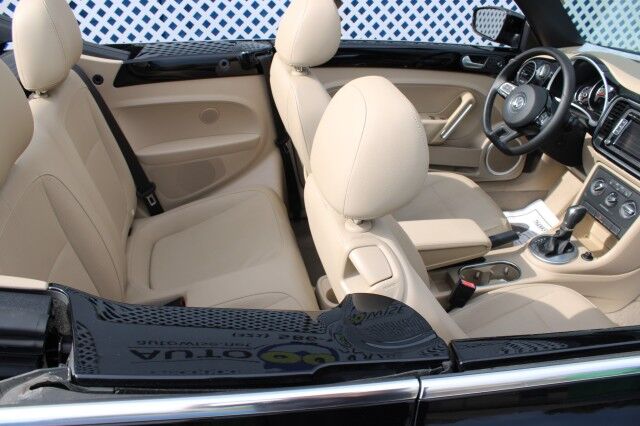 2015 Volkswagen BEETLE CONVERTIBLE 1.8T Melbourne FL
