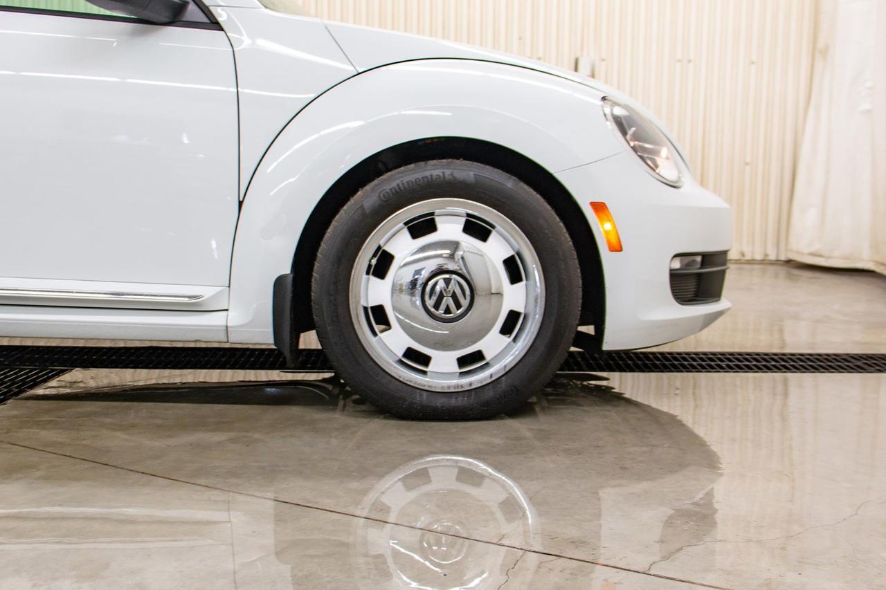 2015 Volkswagen Beetle Classic Roof Nav Red Deer AB