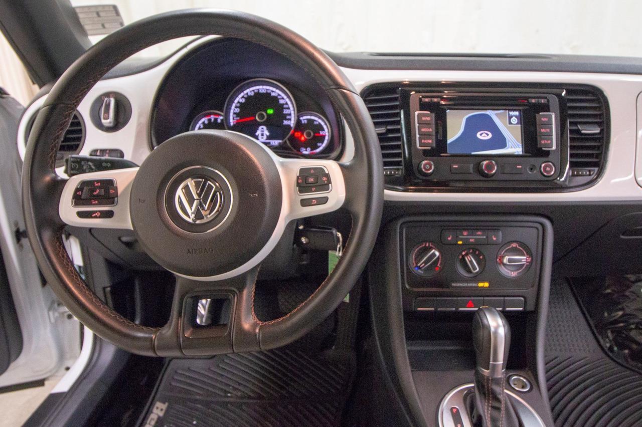 2015 Volkswagen Beetle Classic Roof Nav Red Deer AB