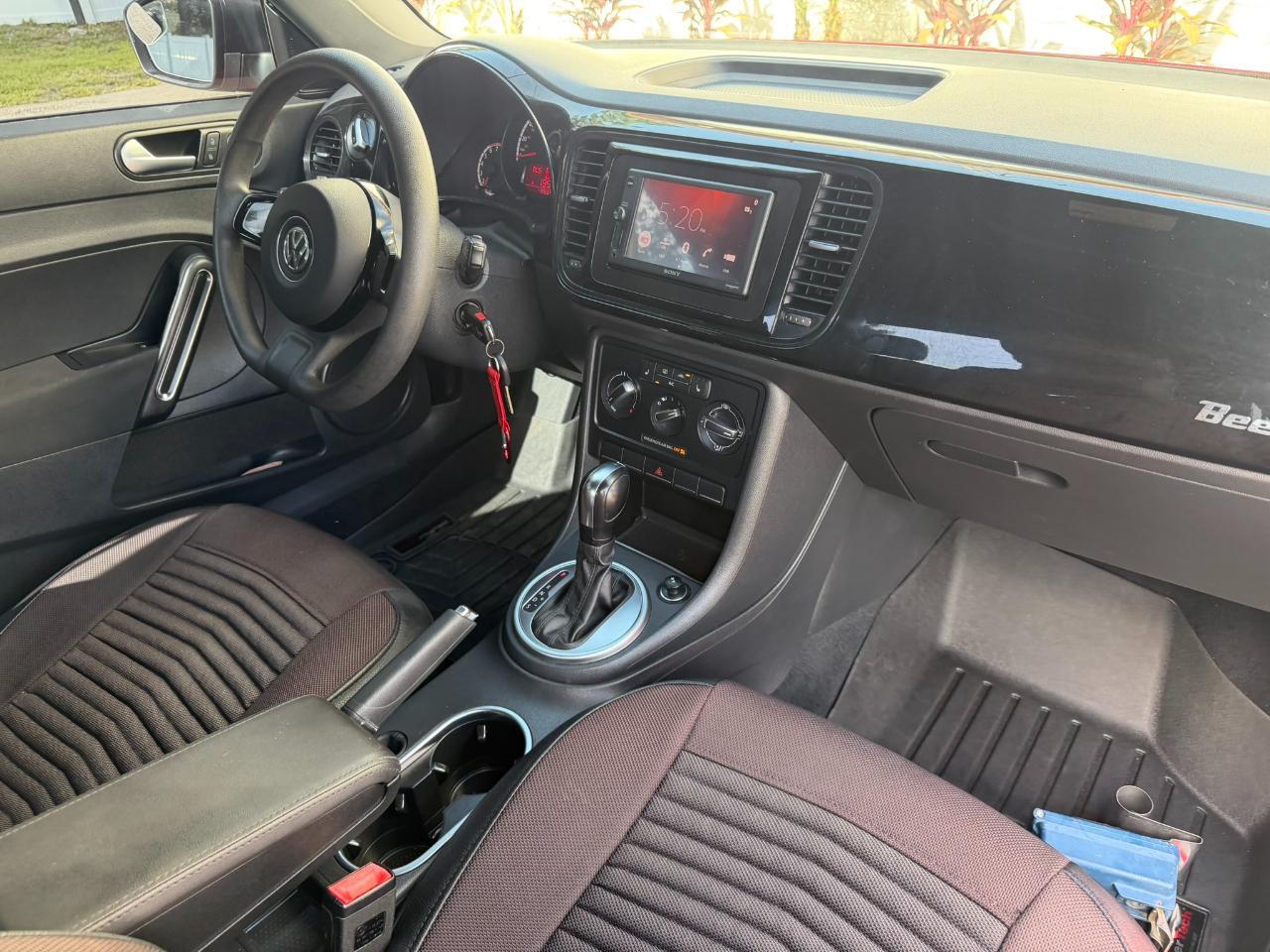 2015 Volkswagen Beetle Coupe 2dr Auto 1.8T PZEV Jacksonville FL