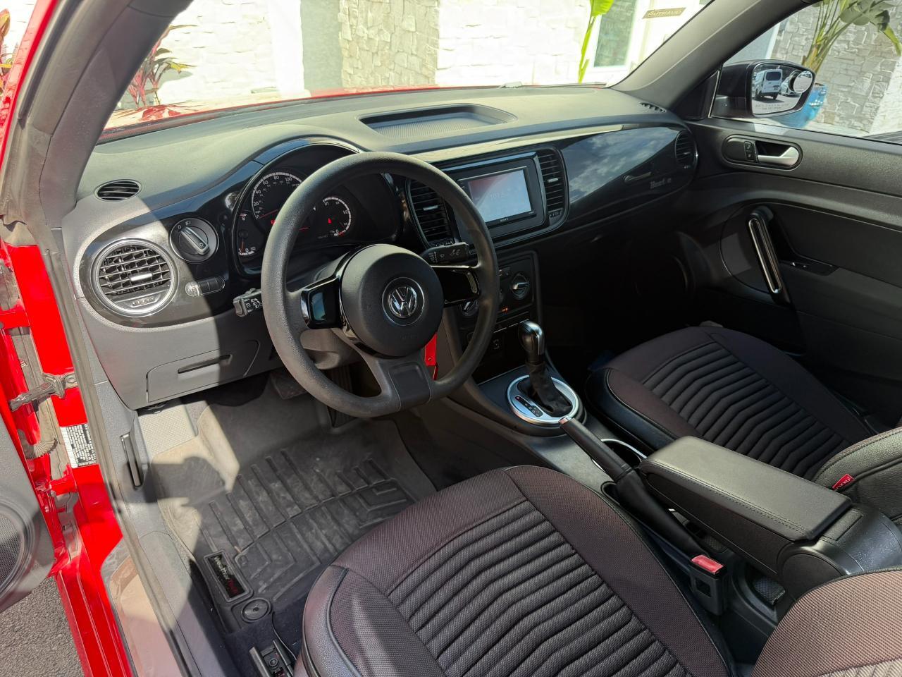 2015 Volkswagen Beetle Coupe 2dr Auto 1.8T PZEV Jacksonville FL
