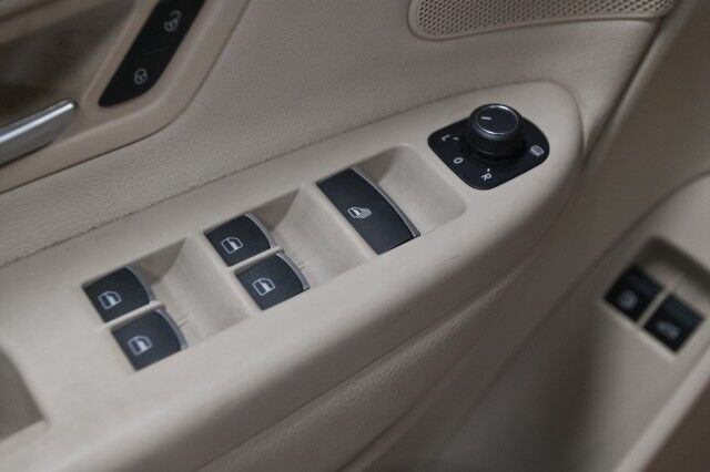 2015 Volkswagen Eos Executive 2dr Convertible Chicago IL