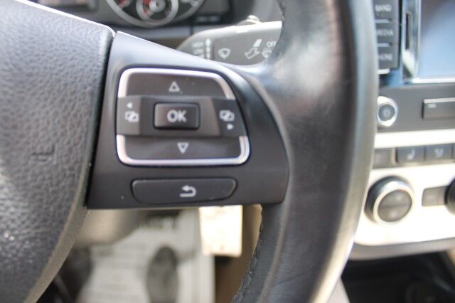 2015 Volkswagen Eos LUXURY W/NAVI Komfort Melbourne FL