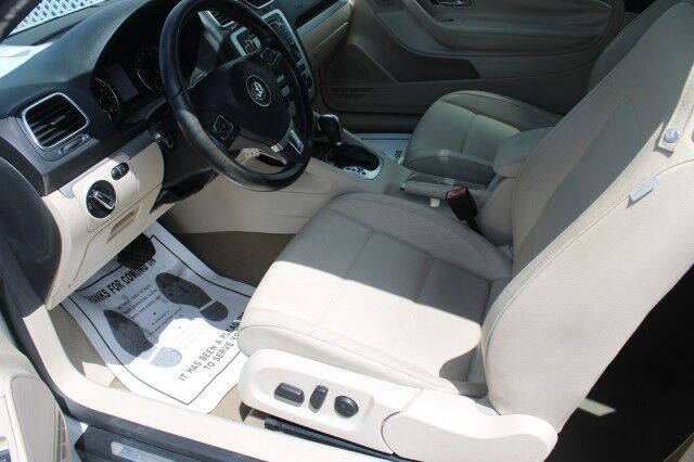 2015 Volkswagen Eos LUXURY W/NAVI Komfort Melbourne FL