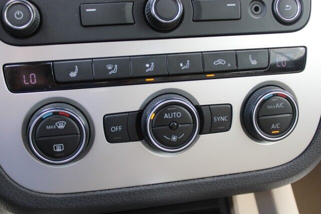 2015 Volkswagen Eos LUXURY W/NAVI Komfort Melbourne FL