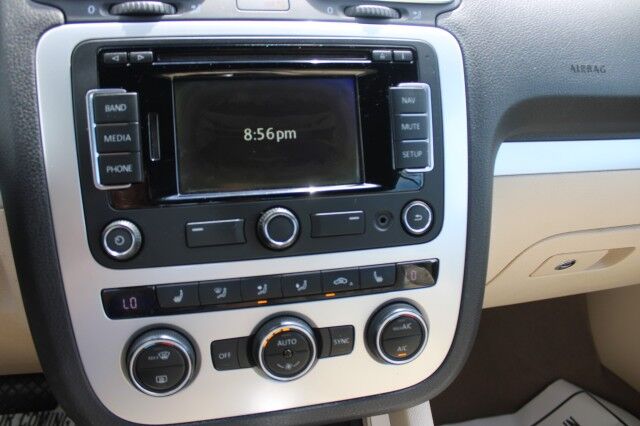 2015 Volkswagen Eos LUXURY W/NAVI Komfort Melbourne FL