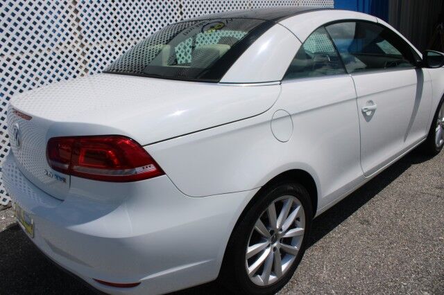 2015 Volkswagen Eos LUXURY W/NAVI Komfort Melbourne FL