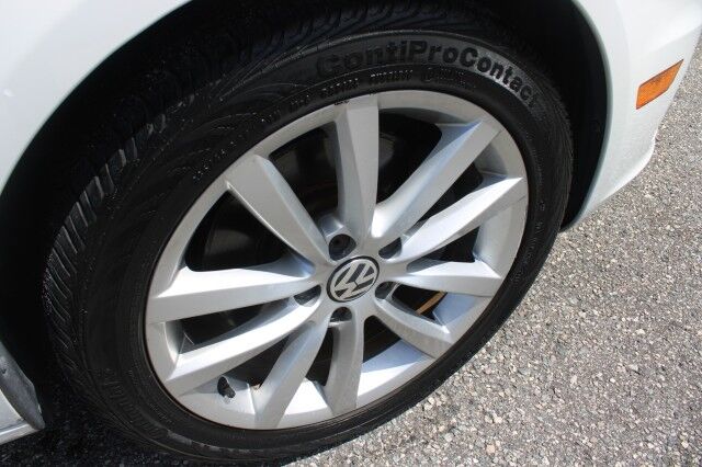 2015 Volkswagen Eos LUXURY W/NAVI Komfort Melbourne FL