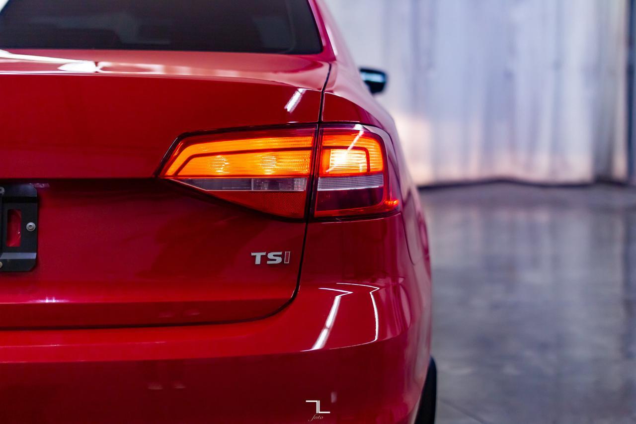 2015 Volkswagen Jetta Comfortline Manual Roof BCam Red Deer AB