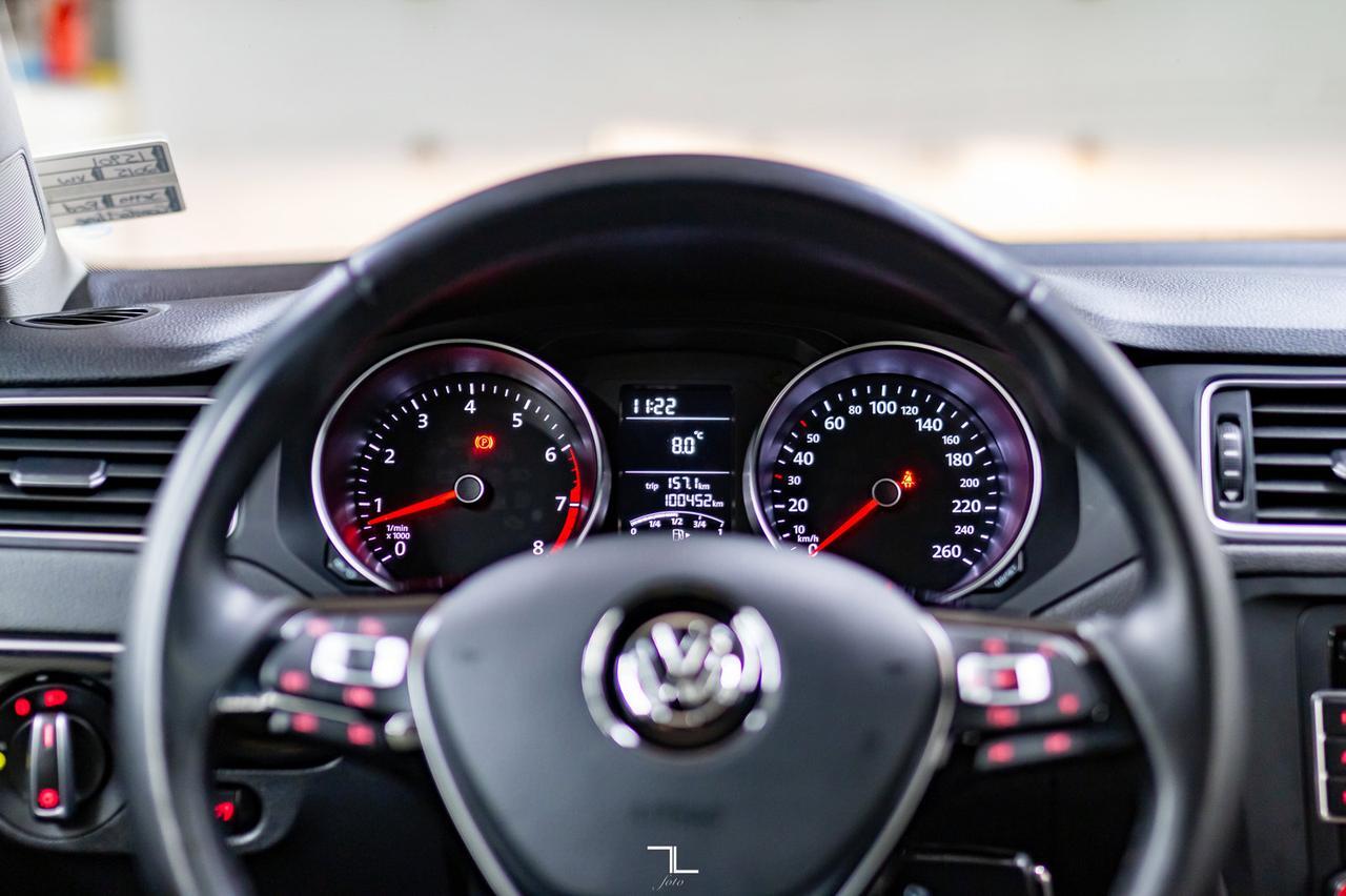 2015 Volkswagen Jetta Comfortline Manual Roof BCam Red Deer AB