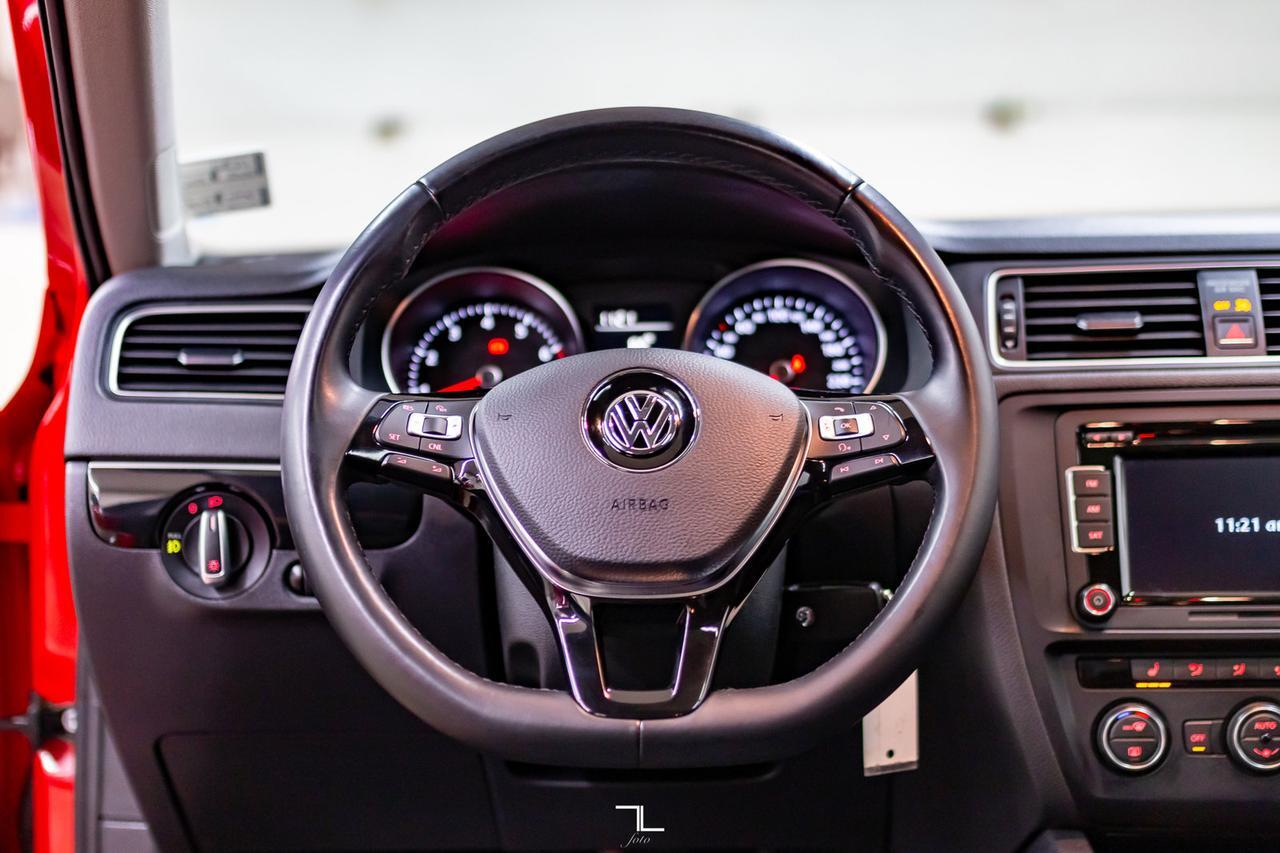 2015 Volkswagen Jetta Comfortline Manual Roof BCam Red Deer AB