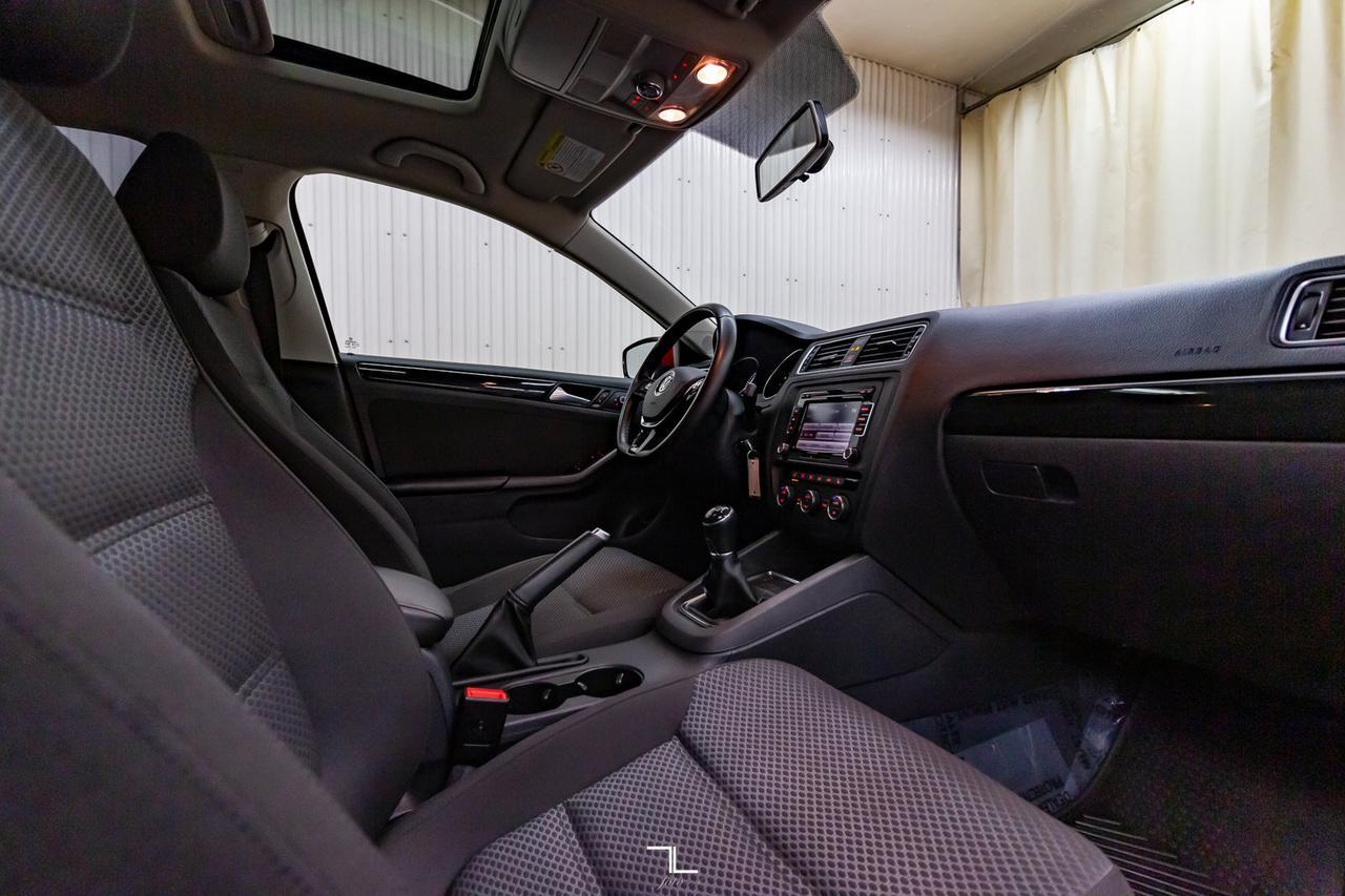 2015 Volkswagen Jetta Comfortline Manual Roof BCam Red Deer AB