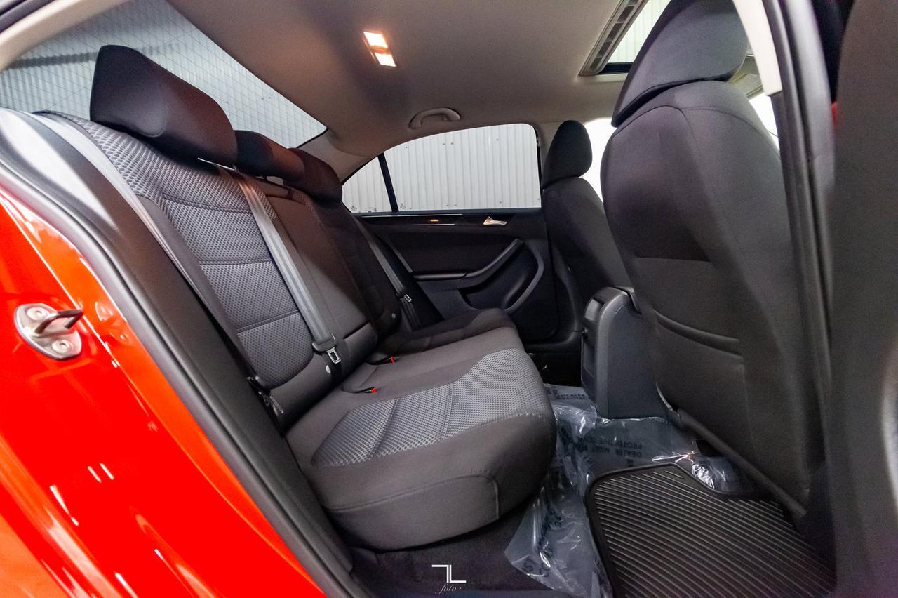 2015 Volkswagen Jetta Comfortline Manual Roof BCam Red Deer AB