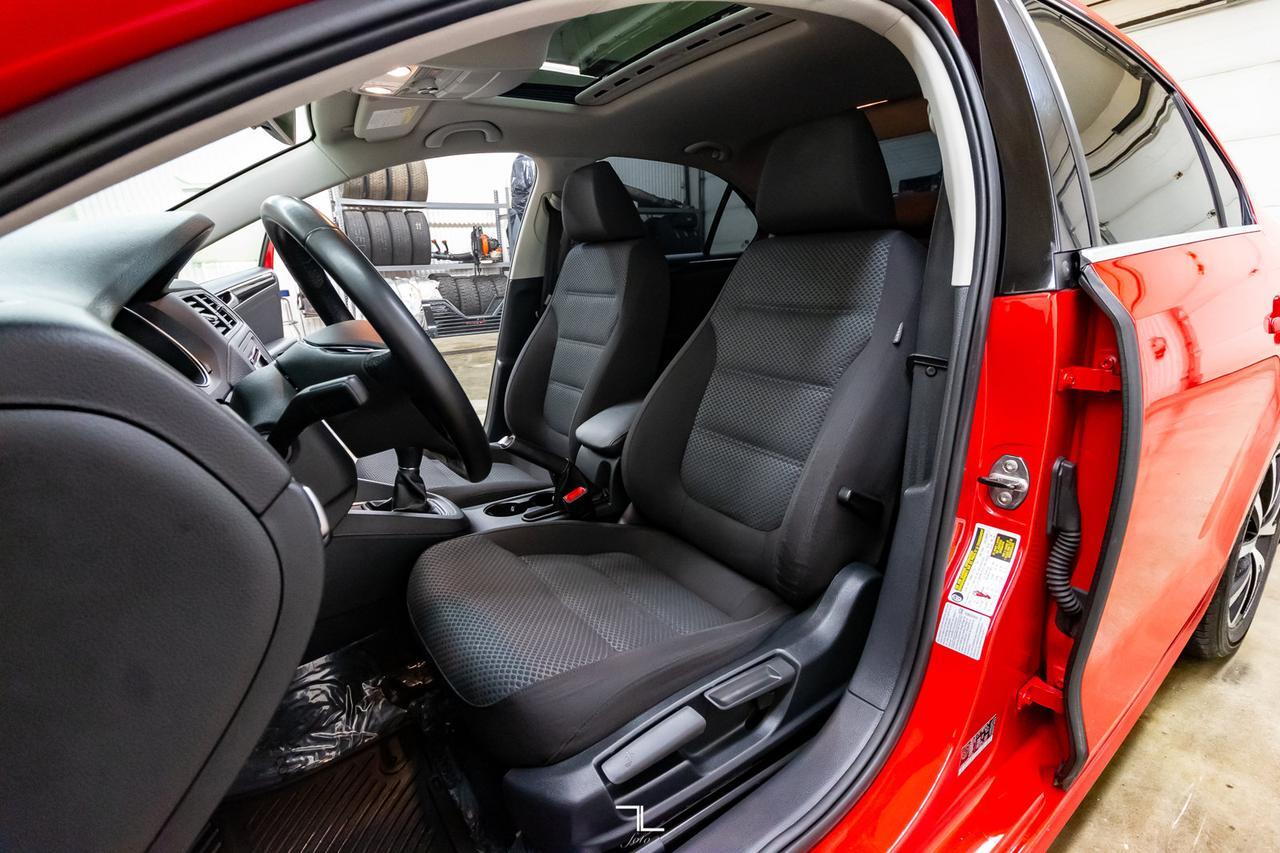 2015 Volkswagen Jetta Comfortline Manual Roof BCam Red Deer AB