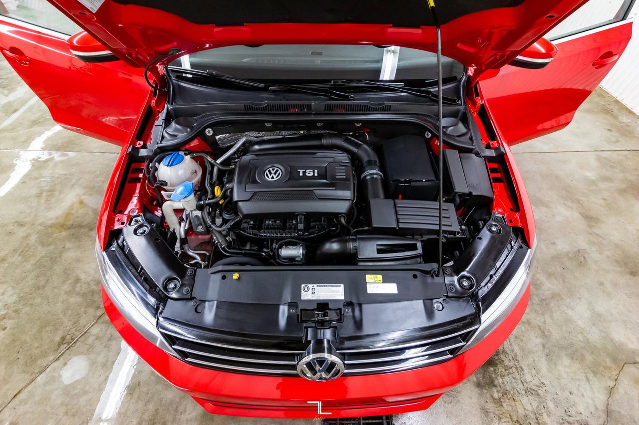 2015 Volkswagen Jetta Comfortline Manual Roof BCam Red Deer AB