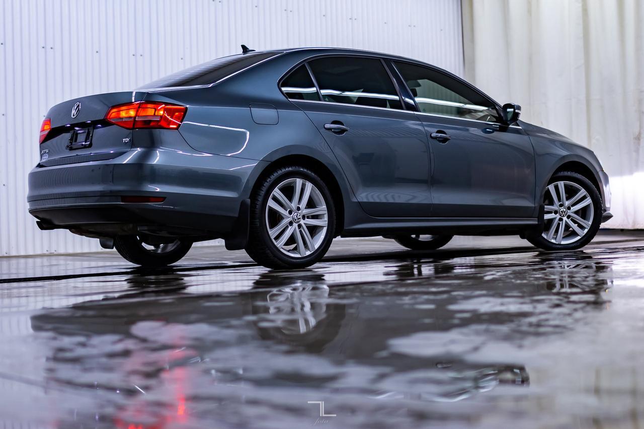 2015 Volkswagen Jetta Highline Diesel Leather Roof Nav Red Deer AB