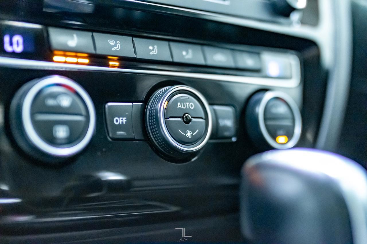 2015 Volkswagen Jetta Highline Diesel Leather Roof Nav Red Deer AB