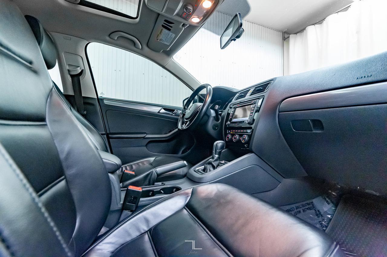 2015 Volkswagen Jetta Highline Diesel Leather Roof Nav Red Deer AB