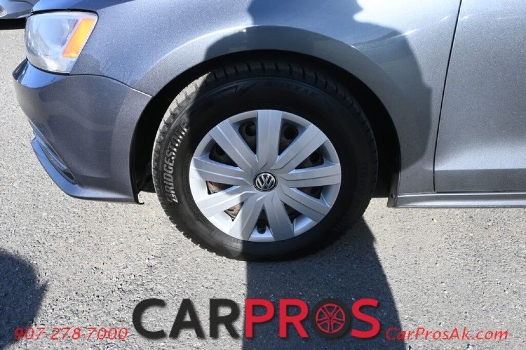 2015 Volkswagen Jetta S - 2.0L 4-Cyl - Automatic - Premium Cloth Seats - Power Locks, Windows & Mirrors - Cruise Control - Back Up Camera - Bluetooth - Aux & USB Input - Air Conditioning - Keyless Entry & Start - 34 MPG Anchorage AK