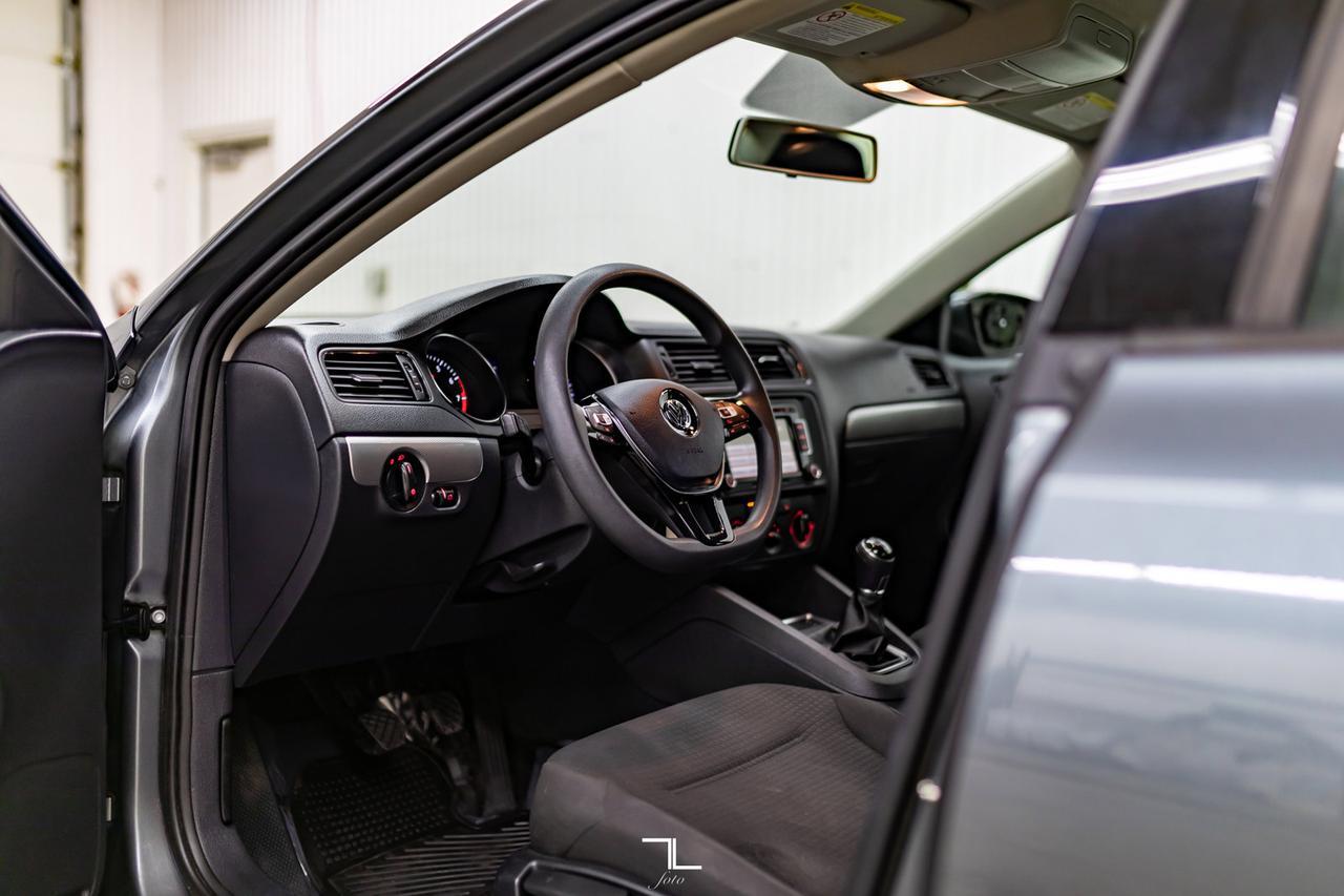 2015 Volkswagen Jetta Trendline Plus Manual BCam HSeats Red Deer AB