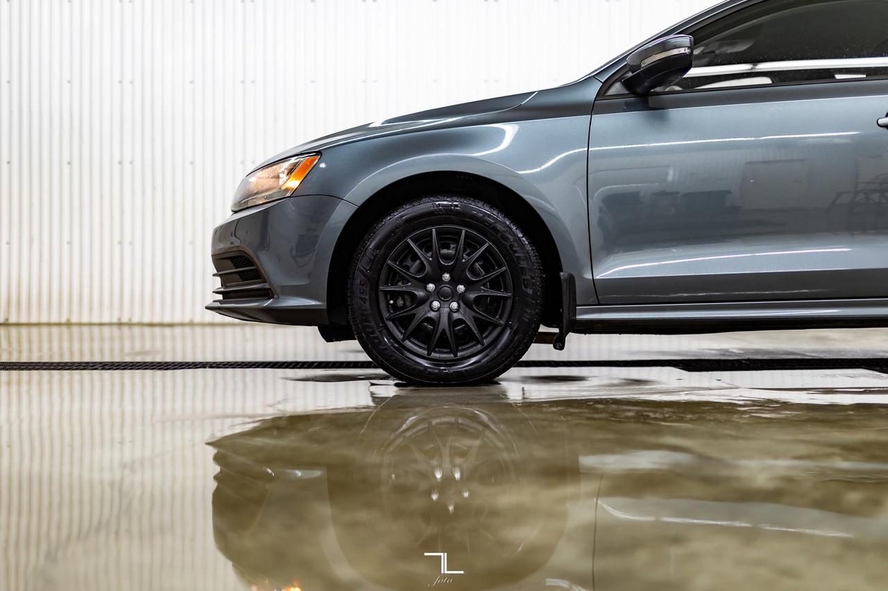 2015 Volkswagen Jetta Trendline Plus Manual BCam HSeats Red Deer AB