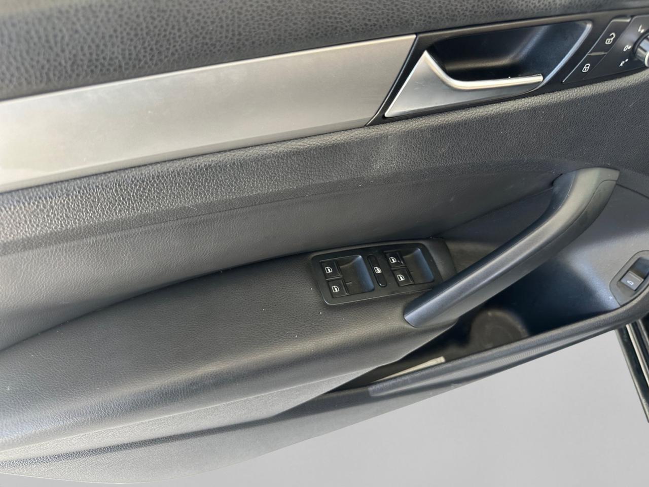2015 Volkswagen Passat  Selma TX