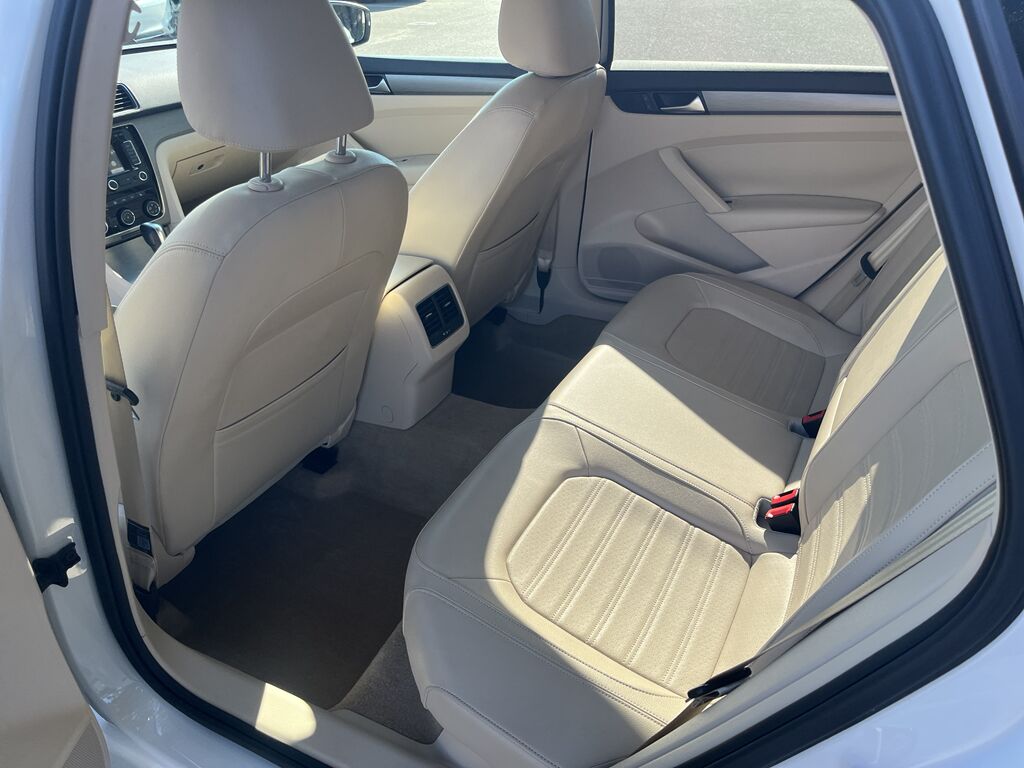 2015 Volkswagen Passat 1.8T SE w/Sunroof & Nav Wilmington NC