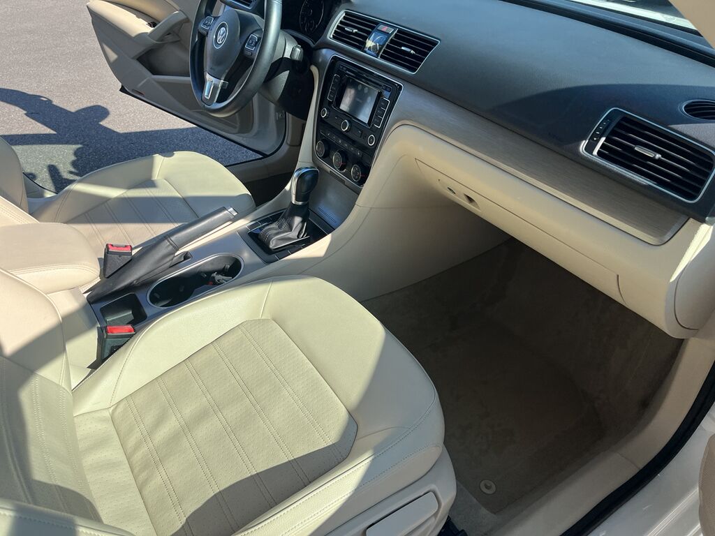 2015 Volkswagen Passat 1.8T SE w/Sunroof & Nav Wilmington NC