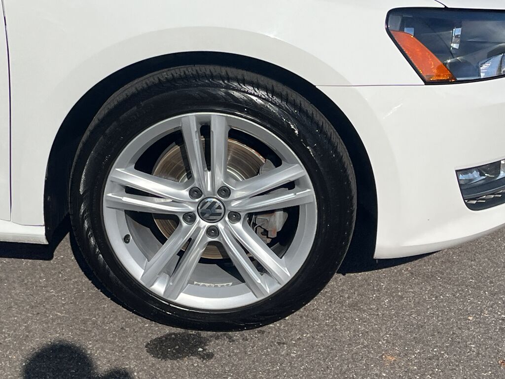 2015 Volkswagen Passat 1.8T SE w/Sunroof & Nav Wilmington NC