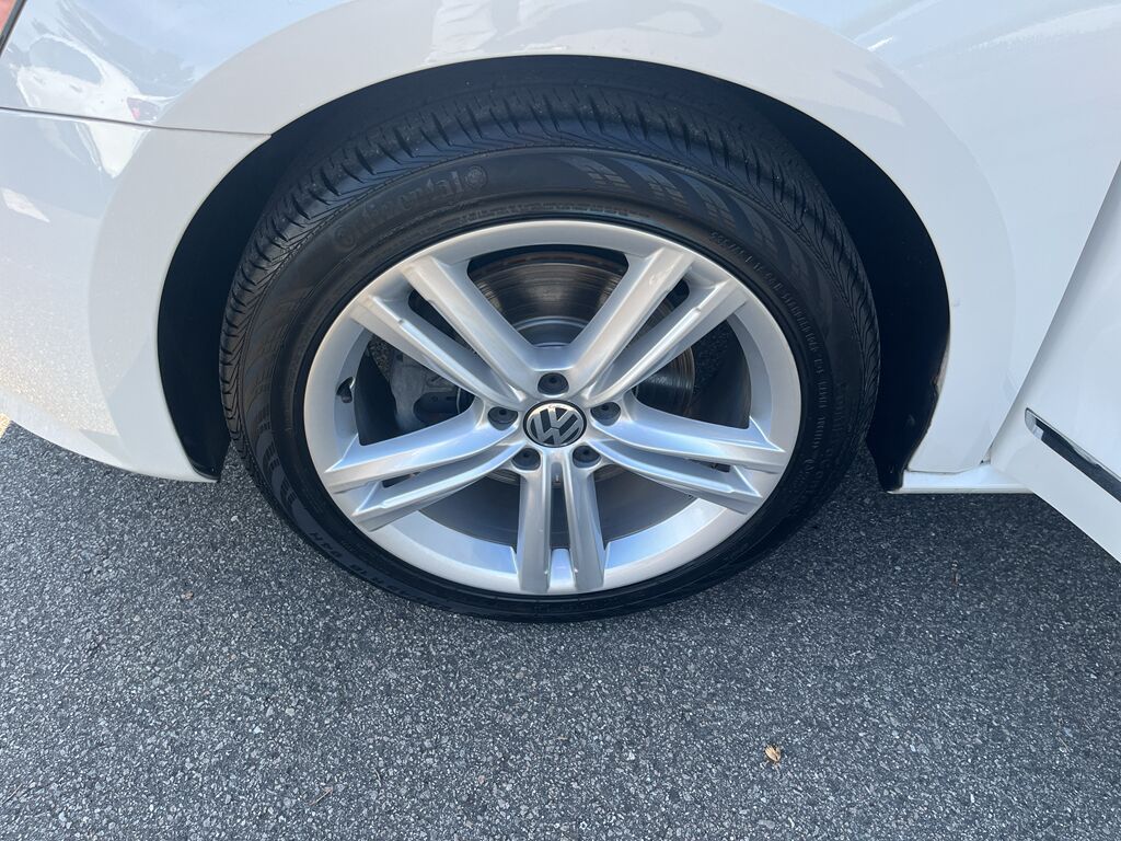 2015 Volkswagen Passat 1.8T SE w/Sunroof & Nav Wilmington NC