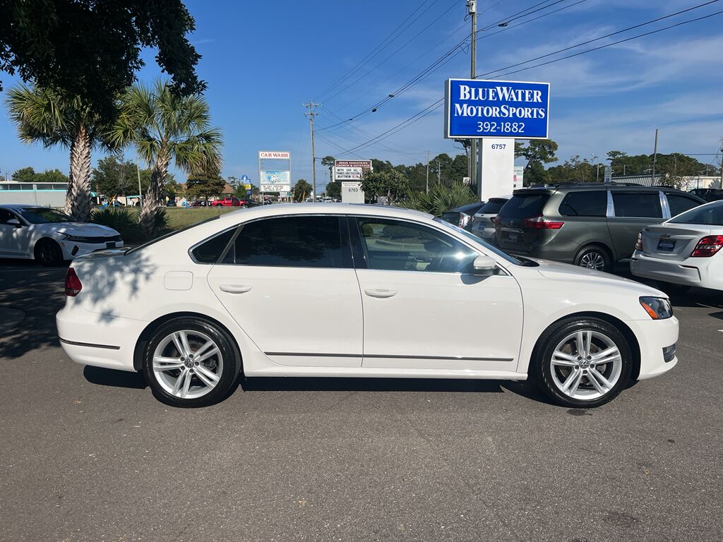 2015 Volkswagen Passat 1.8T SE w/Sunroof & Nav