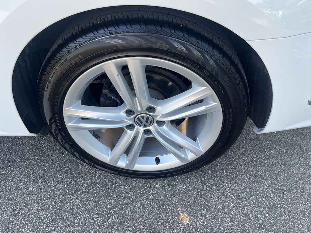 2015 Volkswagen Passat 1.8T SE w/Sunroof & Nav Wilmington NC