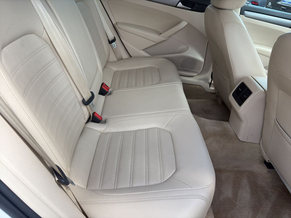 2015 Volkswagen Passat 1.8T SE w/Sunroof & Nav Wilmington NC
