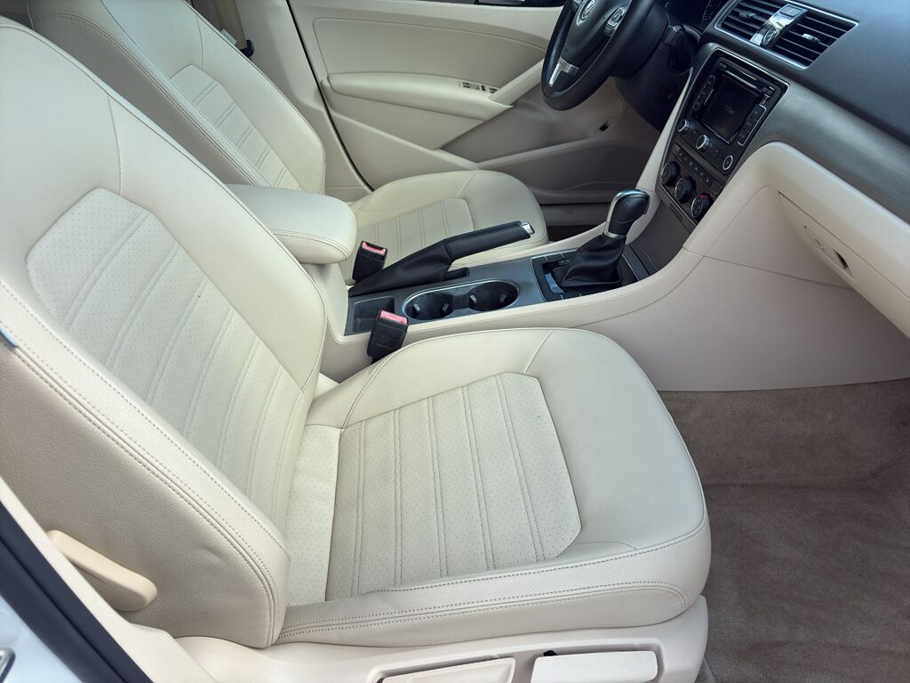2015 Volkswagen Passat 1.8T SE w/Sunroof & Nav Wilmington NC