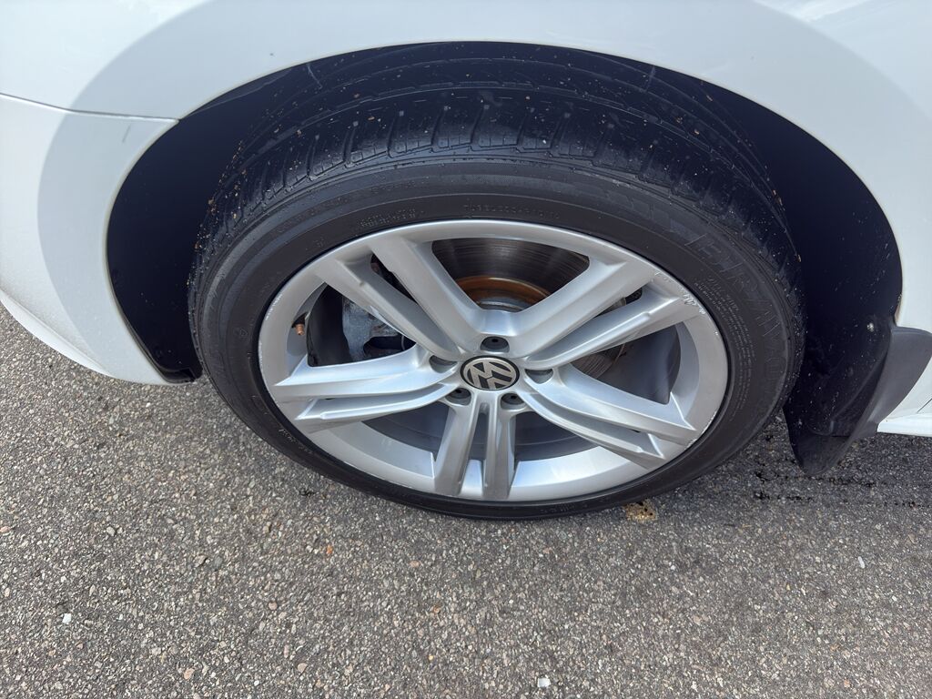 2015 Volkswagen Passat 1.8T SE w/Sunroof & Nav Wilmington NC
