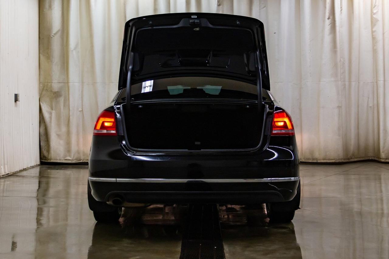 2015 Volkswagen Passat Highline Leather Roof Nav Red Deer AB