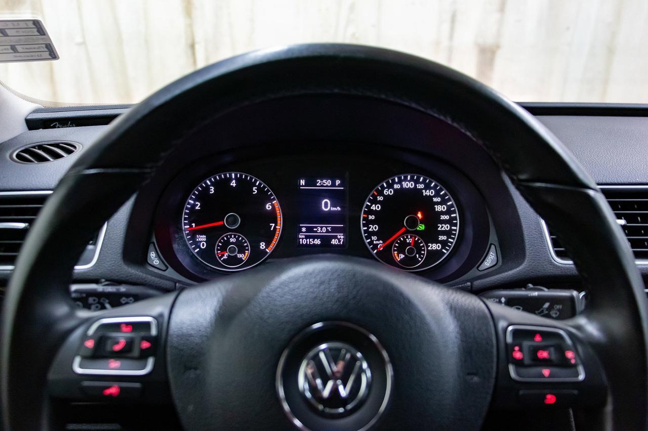 2015 Volkswagen Passat Highline Leather Roof Nav Red Deer AB