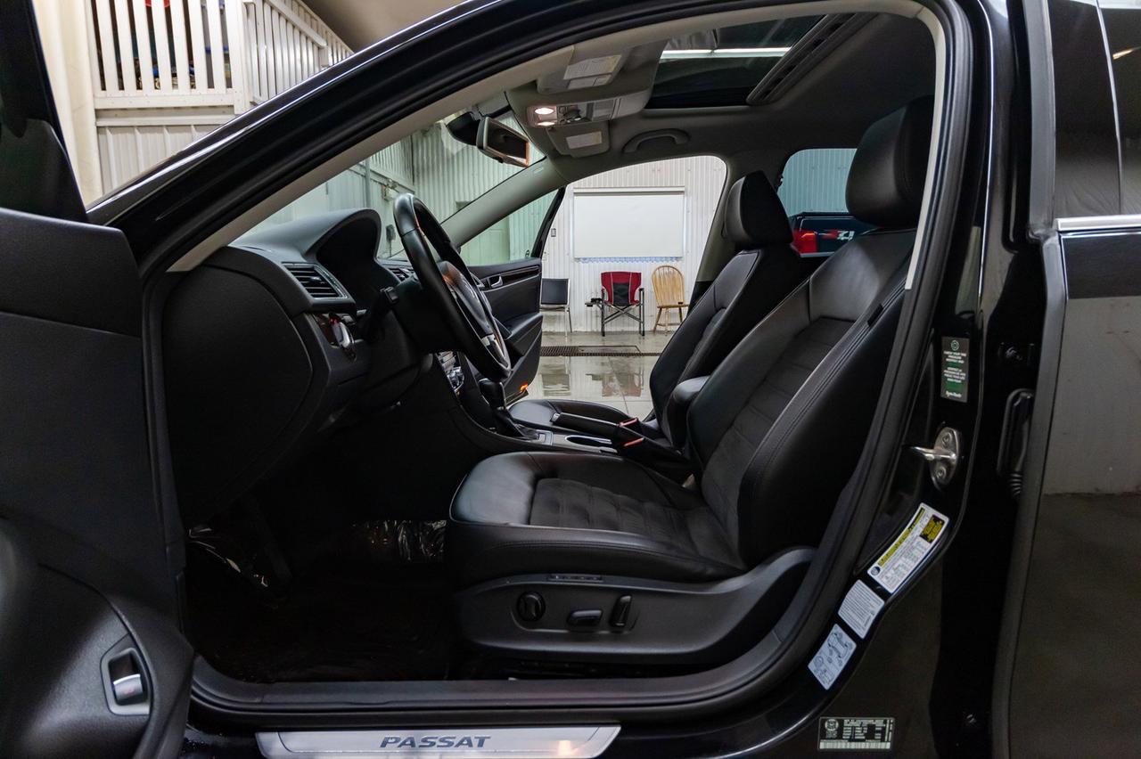 2015 Volkswagen Passat Highline Leather Roof Nav Red Deer AB