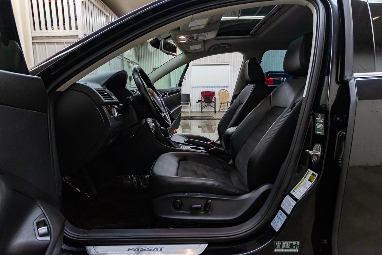 2015 Volkswagen Passat Highline Leather Roof Nav Red Deer AB