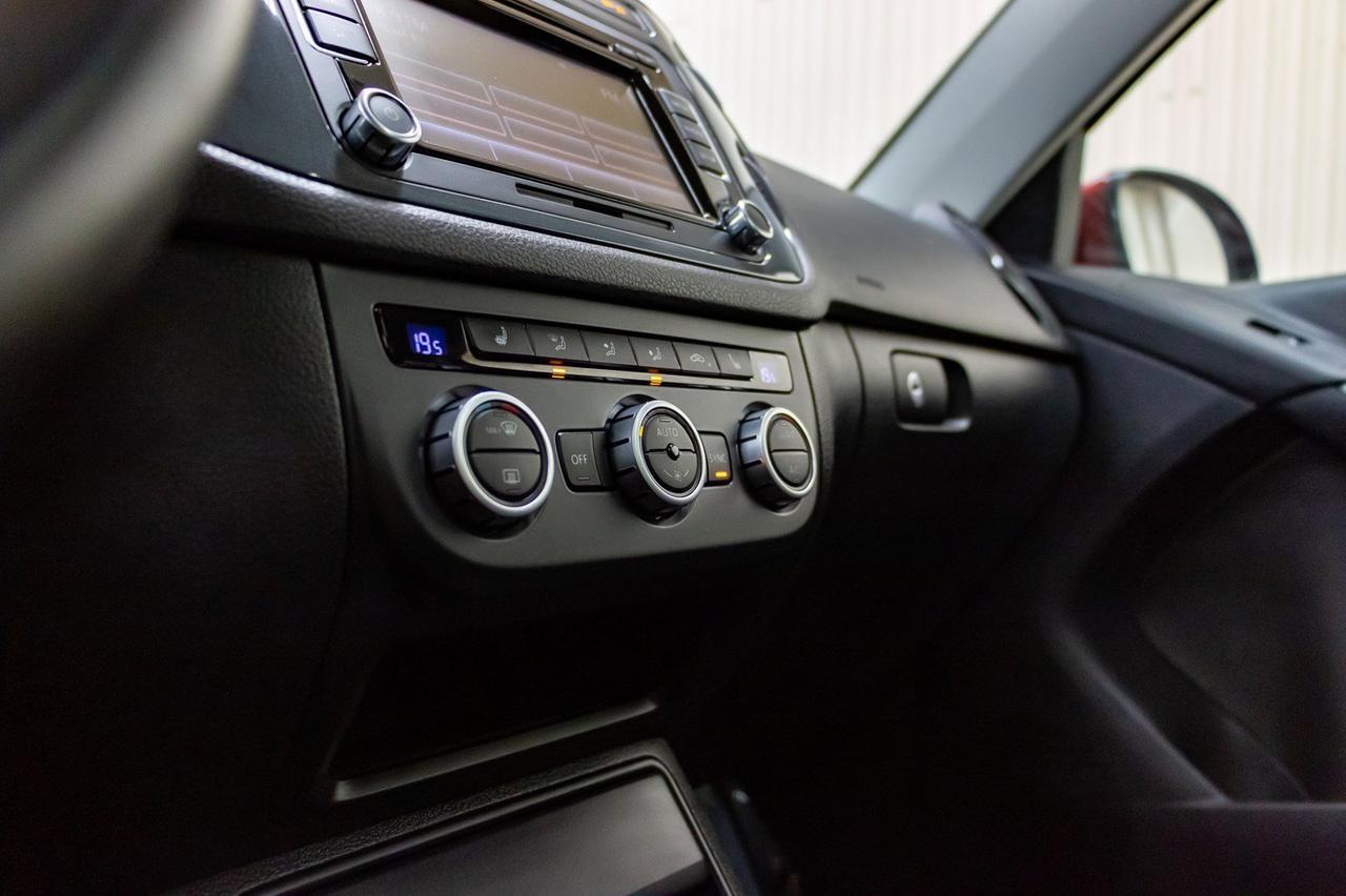 2015 Volkswagen Tiguan 4Motion Comfortline Leather Roof BCam Red Deer AB