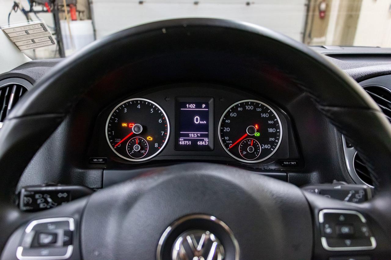 2015 Volkswagen Tiguan 4Motion Comfortline Leather Roof BCam Red Deer AB