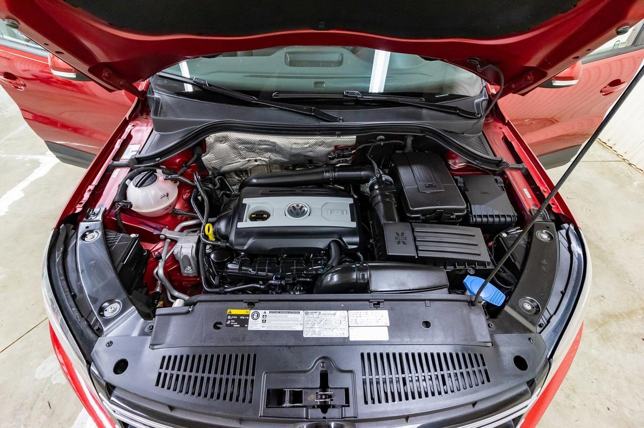 2015 Volkswagen Tiguan 4Motion Comfortline Leather Roof BCam Red Deer AB