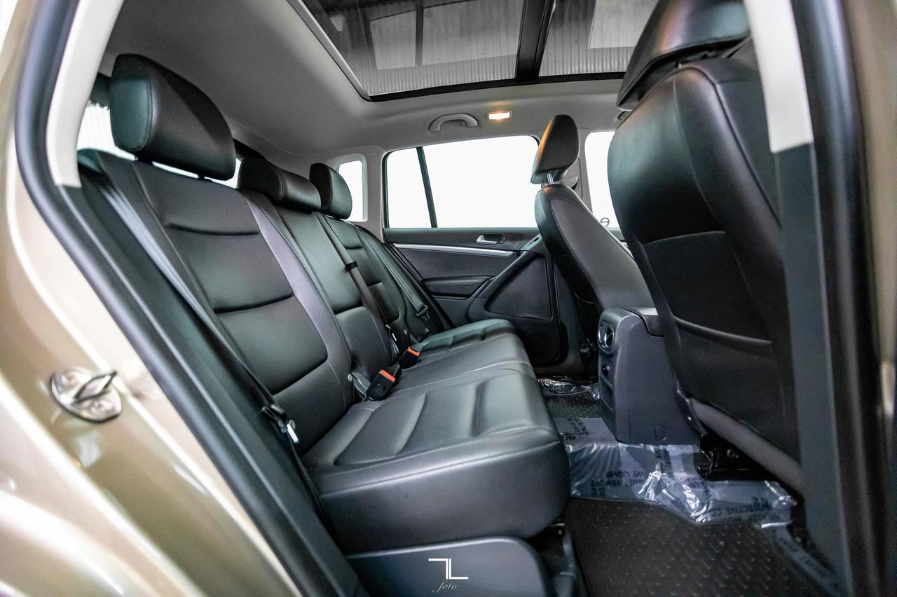 2015 Volkswagen Tiguan 4Motion Highline Leather Roof BCam Red Deer AB