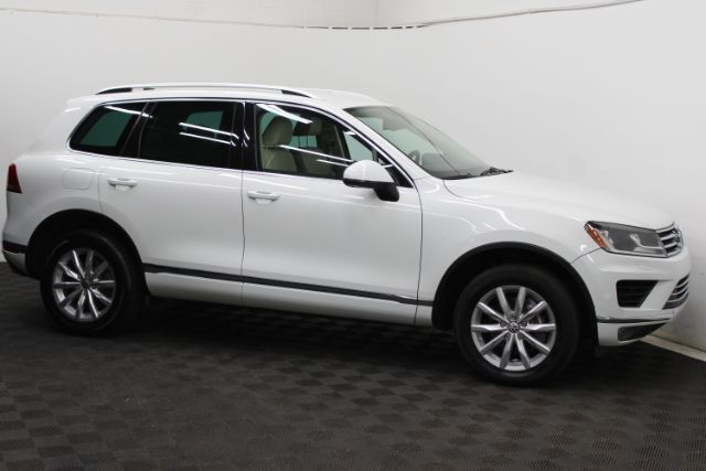 2015 Volkswagen Touareg VR6 Lux
