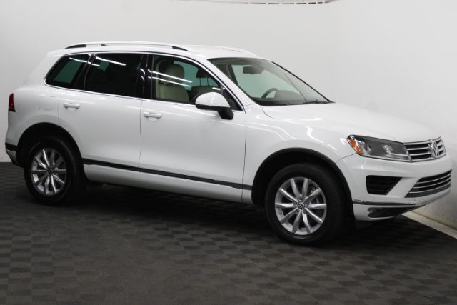 2015 Volkswagen Touareg VR6 Lux
