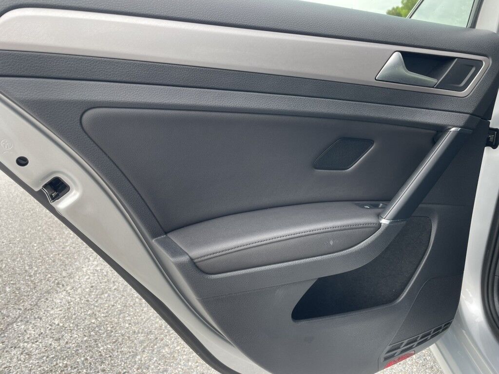 2015 Volkswagen e-Golf SEL PREMIUM~ELECTRIC~LOW MILES!!!~ONLINE FINANCE AND SHIPPING AVAILABLE!!!!! Sarasota FL