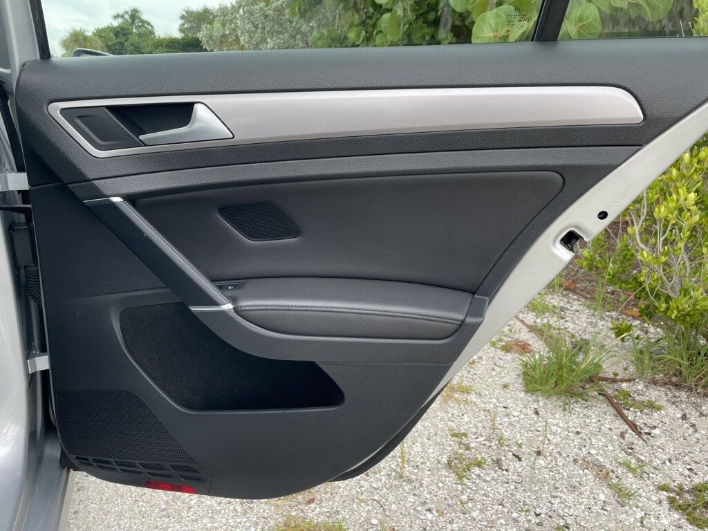 2015 Volkswagen e-Golf SEL PREMIUM~ELECTRIC~LOW MILES!!!~ONLINE FINANCE AND SHIPPING AVAILABLE!!!!! Sarasota FL