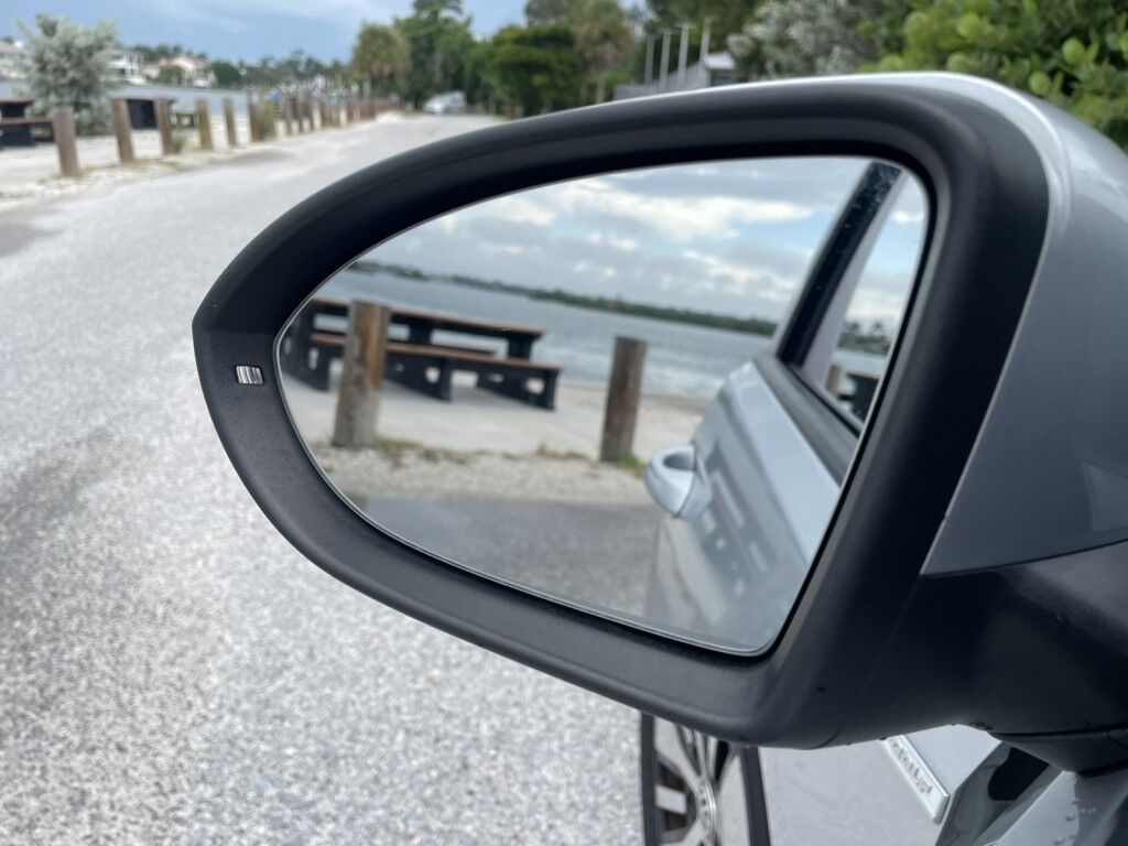 2015 Volkswagen e-Golf SEL PREMIUM~EXCELLENT CONDITION~LOW MILES~BLUETOOTH~HEATED SEATS~NAVIGATION~REARVIEW CAMERA Sarasota FL