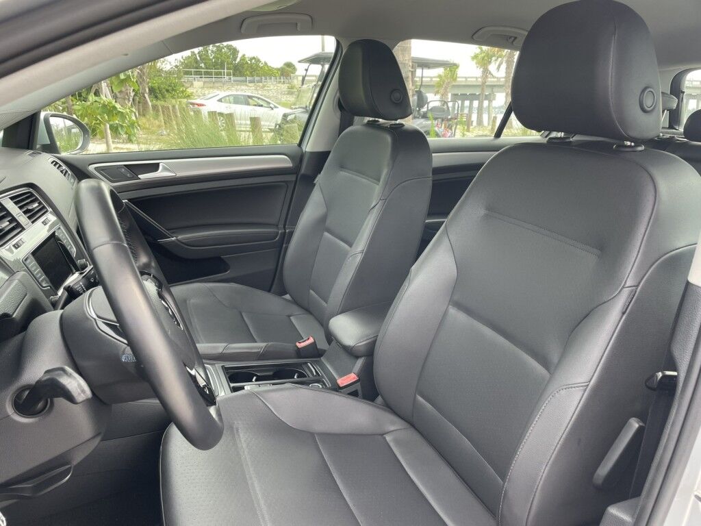 2015 Volkswagen e-Golf SEL PREMIUM~EXCELLENT CONDITION~LOW MILES~BLUETOOTH~HEATED SEATS~NAVIGATION~REARVIEW CAMERA