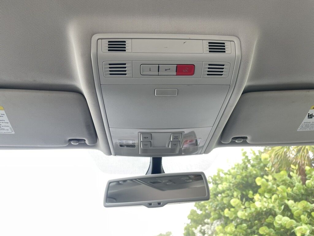 2015 Volkswagen e-Golf SEL PREMIUM~EXCELLENT CONDITION~LOW MILES~BLUETOOTH~HEATED SEATS~NAVIGATION~REARVIEW CAMERA Sarasota FL